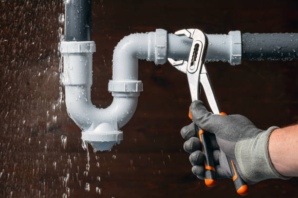 Professional Emergency Plumber technician working in Brainard, NY